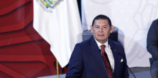 Armenta expresa su apoyo al alcalde de Tianguismanalco; el adversario es la delincuencia, aseguró
