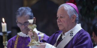 Acojanse los unos a los otros y sean constructores de paz: Monseñor Víctor Sánchez