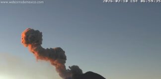 Popocatépetl emite fumarola de 1 km; actividad permanece en amarillo fase 2