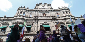 Verde, morado y furia en Puebla por defensa de la mujer