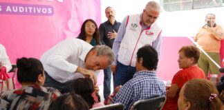 Pepe Chedraui, a través del programa “Oír para Vivir”, entrega 50 aparatos auditivos