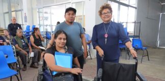 Tere Alfaro entrega aparatos funcionales en beneficio de familias de Cuautlancingo