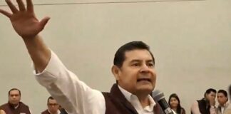 Armenta llama a Morena a defender la 4T y acabar con “la Puebla de los baches”