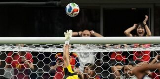 A sus 40 años, Vozinha se volvió la sorpresa del Mundial