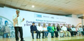 Entrega SEP más de 12 mil becas a estudiantes