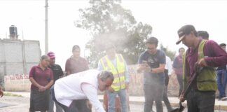 Verifica Pepe Chedraui trabajos de bacheo en San Andrés Azumiatla