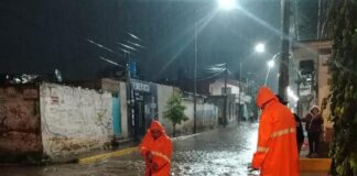 Lluvias movilizan brigadas en San Pedro Cholula; atienden inundaciones y vehículos varados