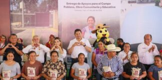 Gobierno federal y estatal cumplen compromisos con familias de Pantepec