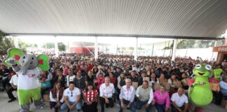 Entrega Pepe Chedraui apoyos del programa Alimentación Imparable en Xonacatepec