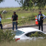 Abandonan vehículo con cuatro cuerpos emplayados en Cuautinchan; Fiscalía investiga cuádruple homicidio