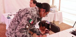 Salud y prevención llegan a Ahuazotepec con apoyo de Marina y Defensa