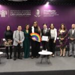 Reconocen en el Congreso del Estado trayectoria de Juan José Origel e inauguran su exposición de arte