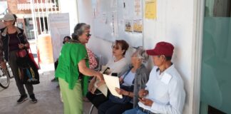 Benefician a más de 50 personas adultas mayores con jornada de salud auditiva en Casa del Abue