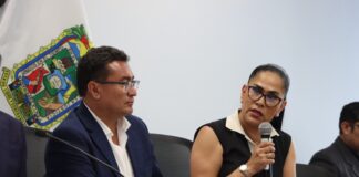 Llegan al Congreso renuncias de la alcaldesa y siete regidores de Acatlán