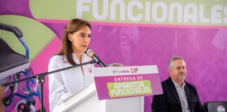 MariElise Budib entrega 60 aparatos funcionales y auditivos como parte de las acciones de inclusión del SMDIF