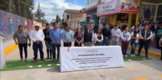 Entrega Armando Aguirre rehabilitación de calle afectada por socavón en San Francisco Ocotlán