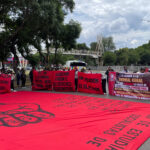 Normalistas de Teteles bloquean Puebla en medio de denuncias por abusos y deserciones