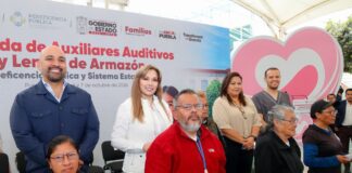 Beneficencia Pública y Ceci Arellano acercan apoyos auditivos y visuales a familias poblanas