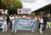 ¡Se hartan trabajadores del IMSS-Bienestar y bloquean la 11 Sur en Puebla!