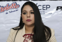 “Se ve bonito y está de moda”: Tonantzin Fernández defiende color guinda en Los Portales